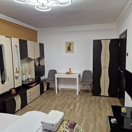 Апартаменты Garsoniera Бэиле-Еркулане Экстерьер фото